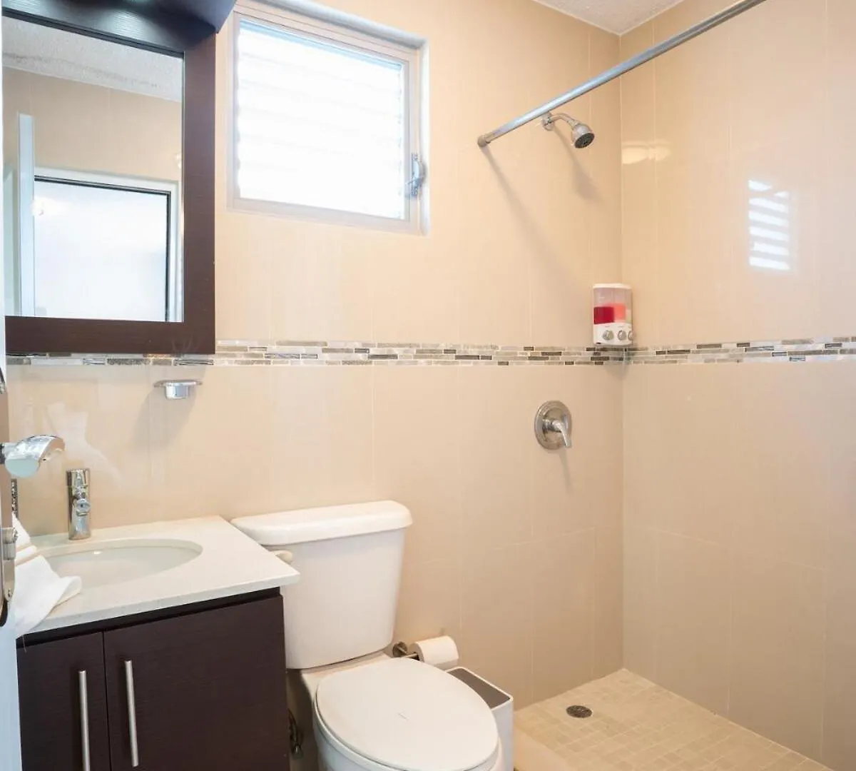 Aquaville Dorado Moderna Villa 5 アパート